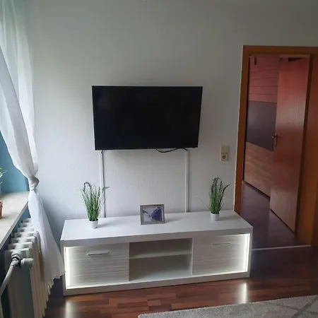 شقة Ferienwohnung, Apartment, Monteurwohnung Mit Klimaanlage Wettin-loebejuen Lobejun