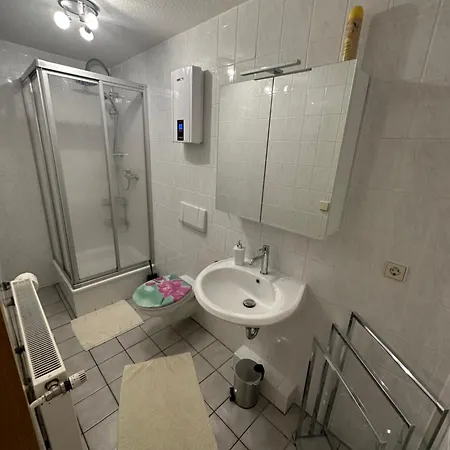 Ferienwohnung, Apartment, Monteurwohnung Mit Klimaanlage Wettin-löbejün Apartamento