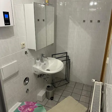 Ferienwohnung, Apartment, Monteurwohnung Mit Klimaanlage Wettin-löbejün * Lobejun