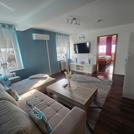 Ferienwohnung, Apartment, Monteurwohnung Mit Klimaanlage Wettin-loebejuen *