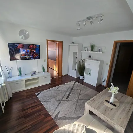 Ferienwohnung, Apartment, Monteurwohnung Mit Klimaanlage Wettin-loebejuen Lägenhet *