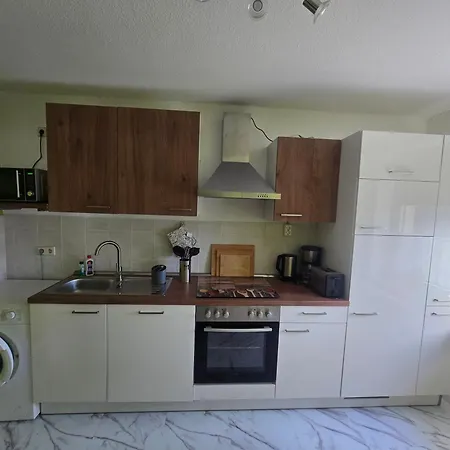 Lägenhet Ferienwohnung, Apartment, Monteurwohnung Mit Klimaanlage Wettin-loebejuen *