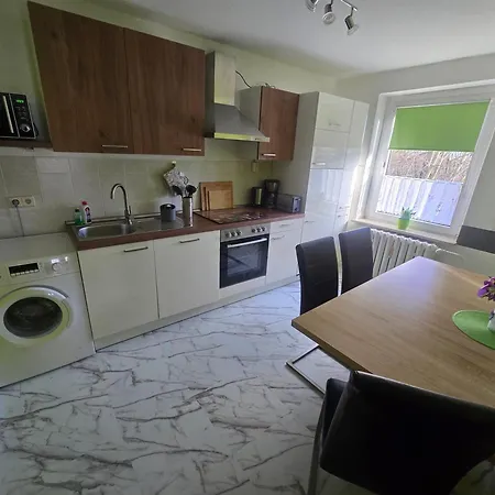 Ferienwohnung, Apartment, Monteurwohnung Mit Klimaanlage Wettin-loebejuen Lägenhet *