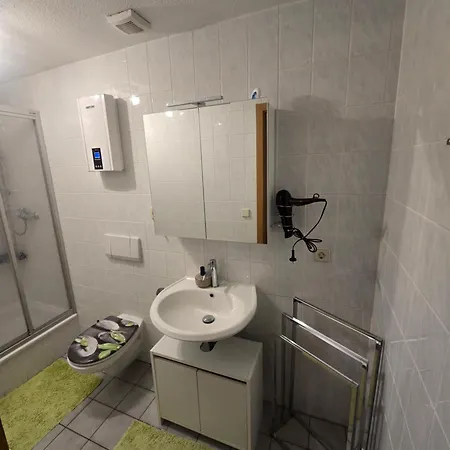 شقة Ferienwohnung, Apartment, Monteurwohnung Mit Klimaanlage Wettin-loebejuen Lobejun